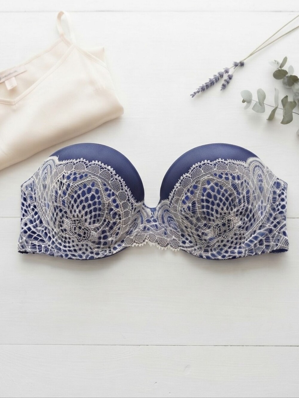 Victoria's Secret Very Sexy Strapless Push-up Navy and White Lace Bra 32C